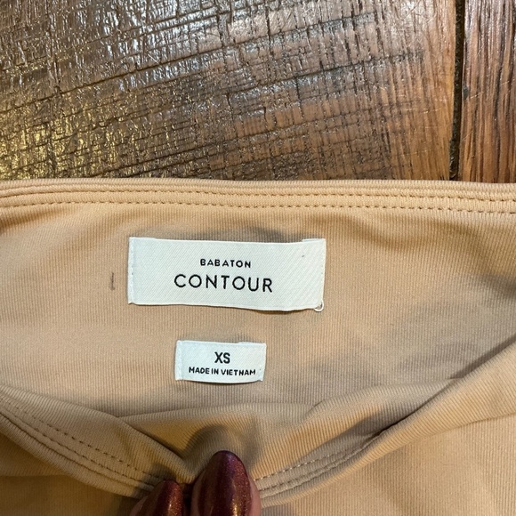 Babaton Contour Long Sleeve Bodysuit Women’s XS in Sand Bluff (Aritzia) - Picture 6 of 8